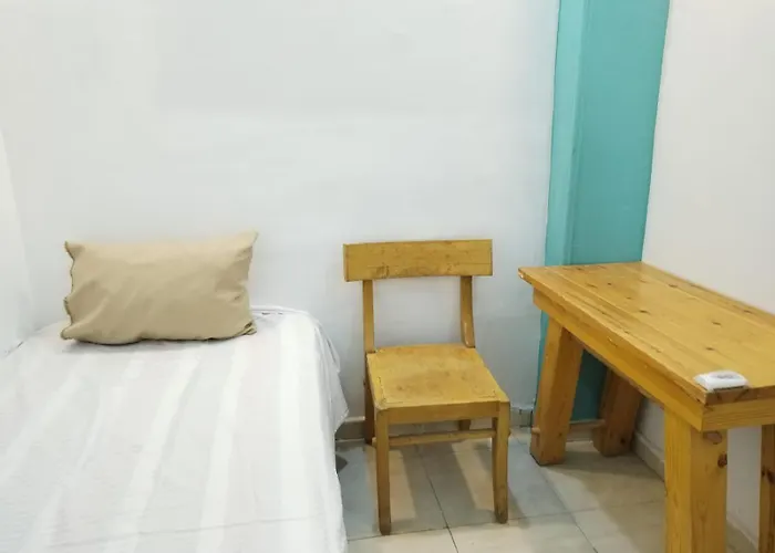 4 A In Of 4 Hostel