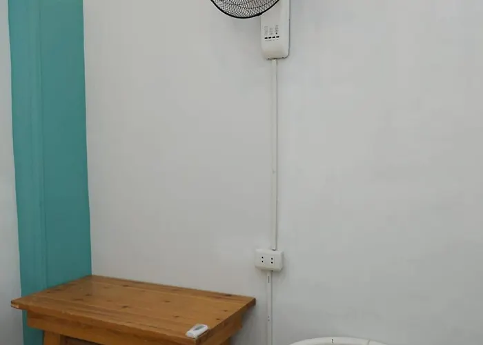 Hostel 4 A In Of 4 *